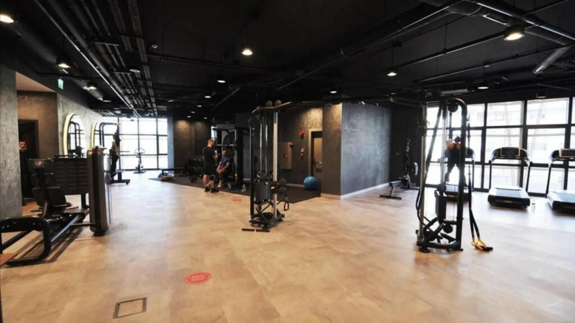 伊斯坦布尔Elegant 1Bd Terrace Gem Poolparking! #344公寓 伊斯坦布尔