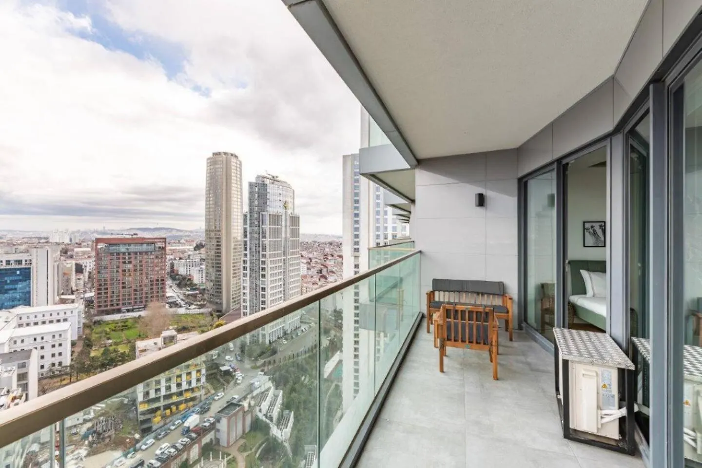 伊斯坦布尔Elegant 1Bd Terrace Gem Poolparking! #344公寓 伊斯坦布尔