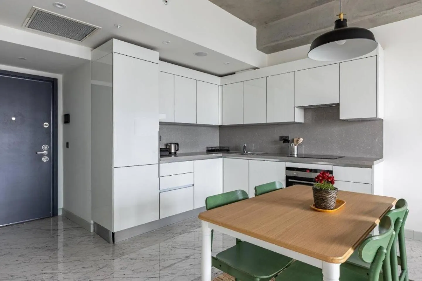 伊斯坦布尔Elegant 1Bd Terrace Gem Poolparking! #344公寓